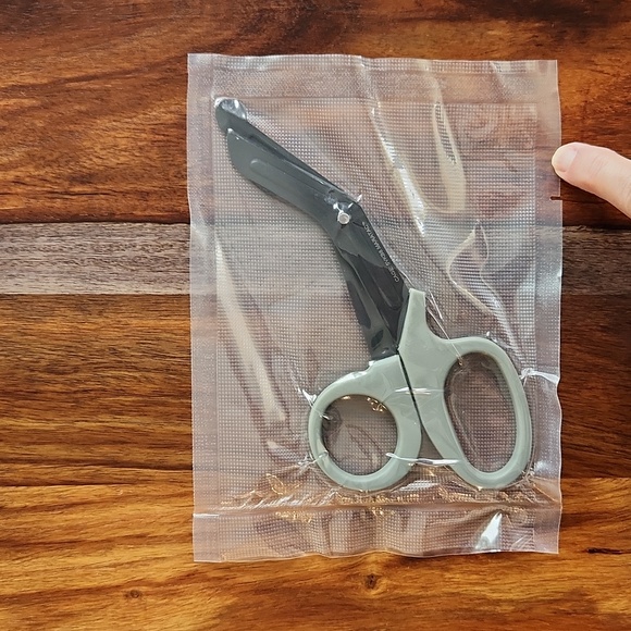 New in packaging 3 Pair Of Utility Scissors 7 1/2 inches stainless steel, Sharp - Picture 4 of 5